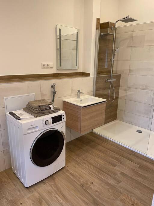 In Zentraler Lage Mit Privatparkplatz Apartment